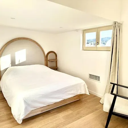 L'escale Tropezienne Rue Des Commercants 3e 쎙뜨호뻬